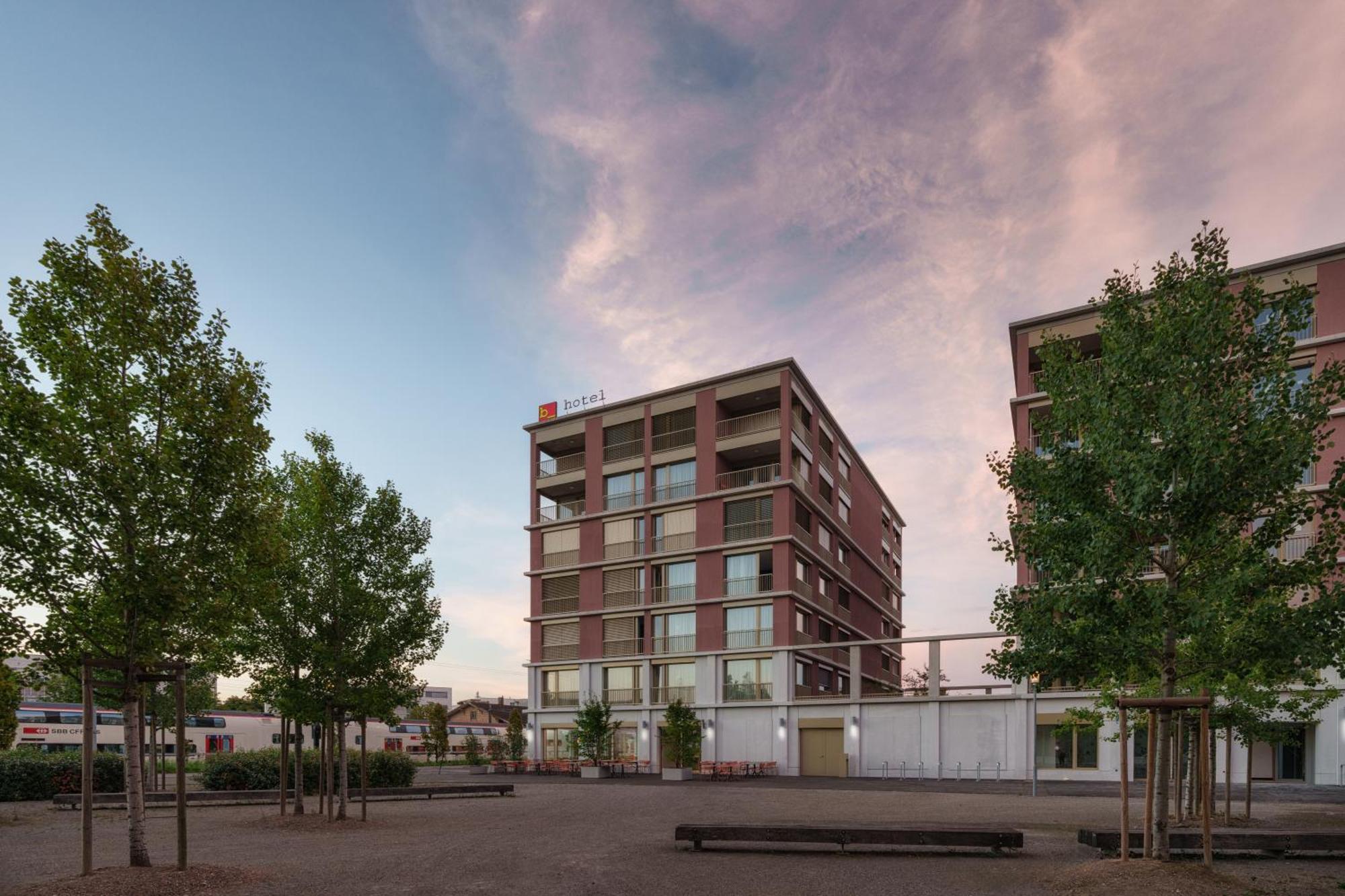 B-Smart Hotel Арбон Экстерьер фото